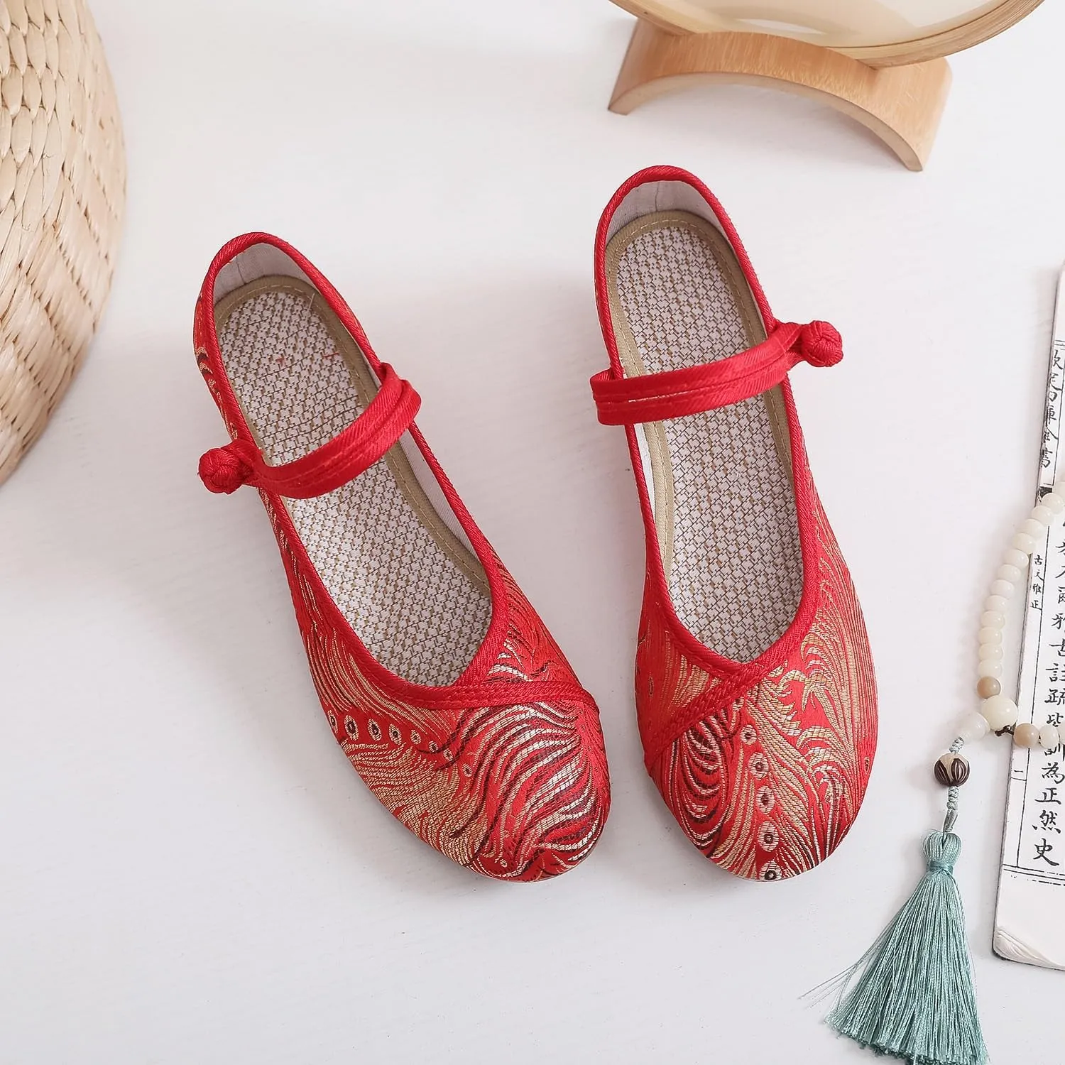 2025 Women's Ethnic Style Embroidered Shoes Casual Ankle Strap Shoes Lightweight Comfort Low Heel Work Walking Shoes Chinese Style Cheongsam Hanfu Shoes(Red,7)
