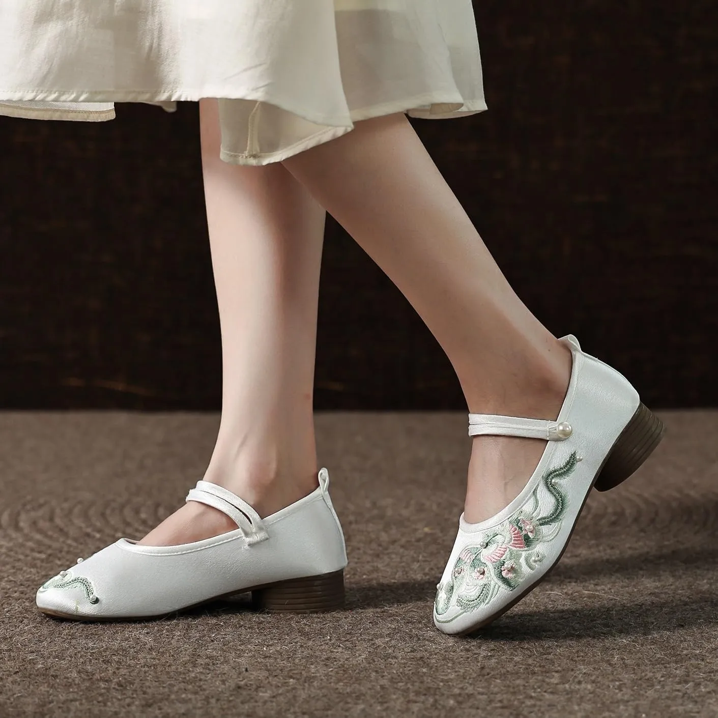 2025 Women's Silk Satin Handmade Embroidered Shoes Elegant Chinese Style Cheongsam Hanfu Shoes Lightweight Comfort Low Heel Work Walking Shoes Mary Jane Shoes(Green,6)