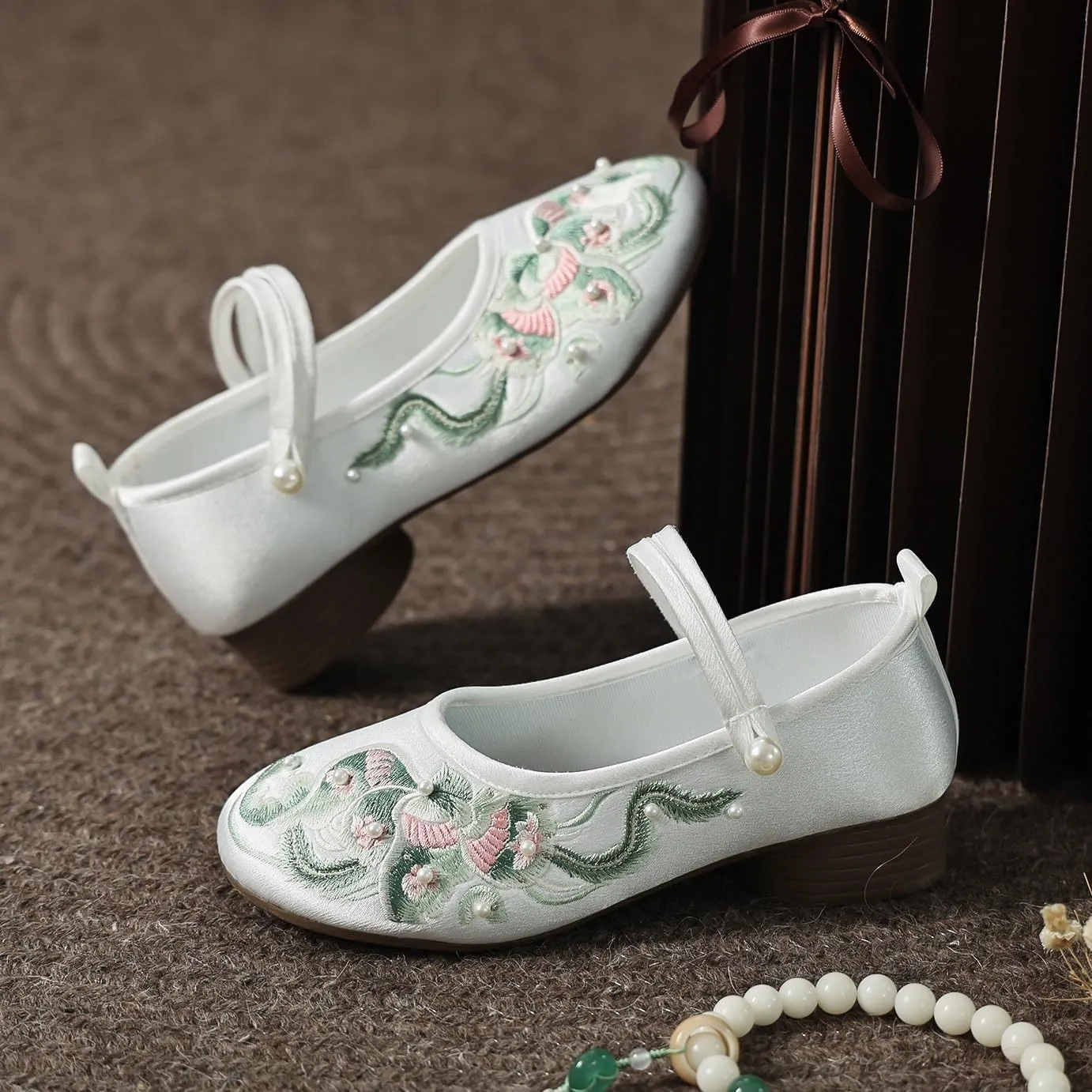 2025 Women's Silk Satin Handmade Embroidered Shoes Elegant Chinese Style Cheongsam Hanfu Shoes Lightweight Comfort Low Heel Work Walking Shoes Mary Jane Shoes(Green,6)