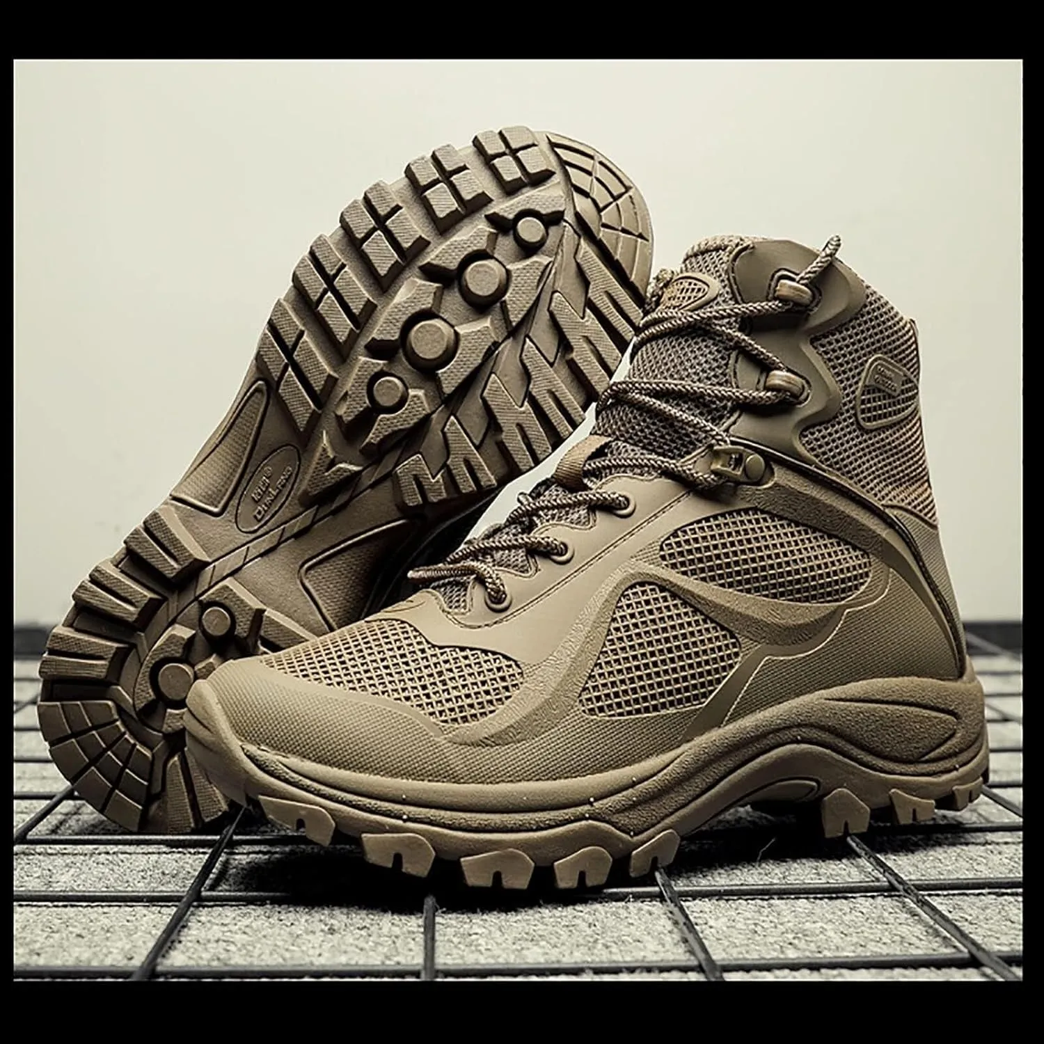 Wcxixo Spring and Autumn Military Hiking Shoes, Non-Slip Wear-Resistant Breathable Mid-top Tactical Boots for Men, for Outdoor Lace-up Sports Military Boots