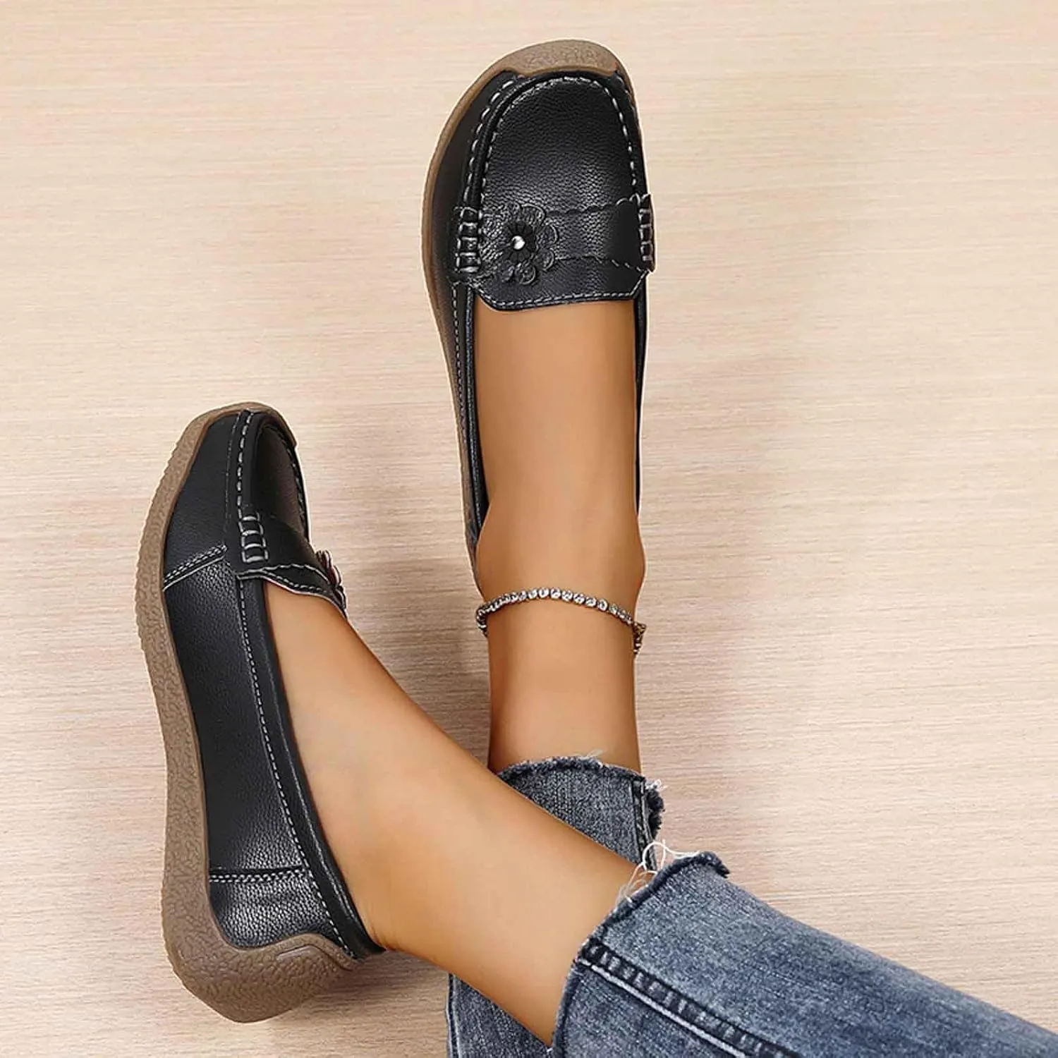 Women's Casual Slip-On Loafers Comfortable Arch Support Flat Sole Everyday Walking Shoes for Women Lightweight Breathable