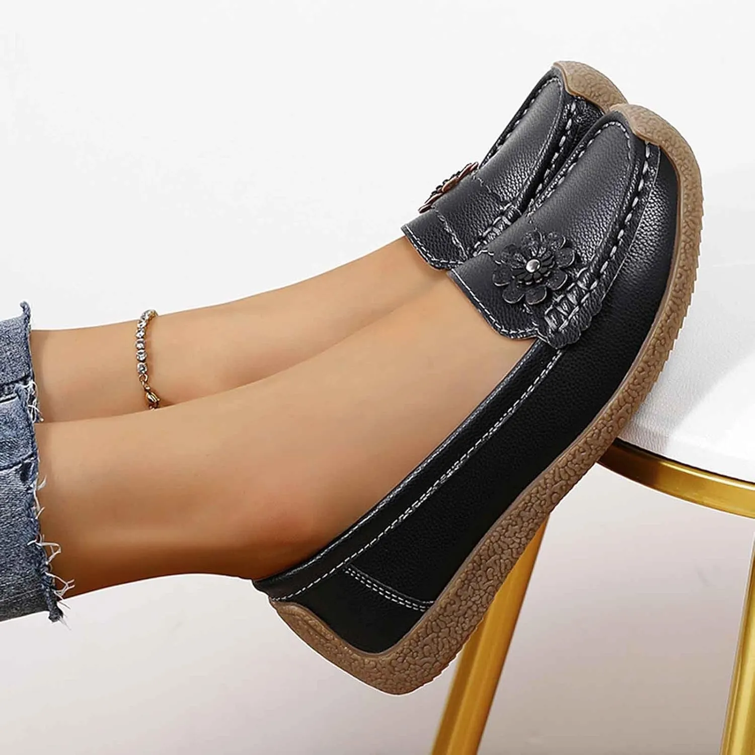 Women's Casual Slip-On Loafers Comfortable Arch Support Flat Sole Everyday Walking Shoes for Women Lightweight Breathable