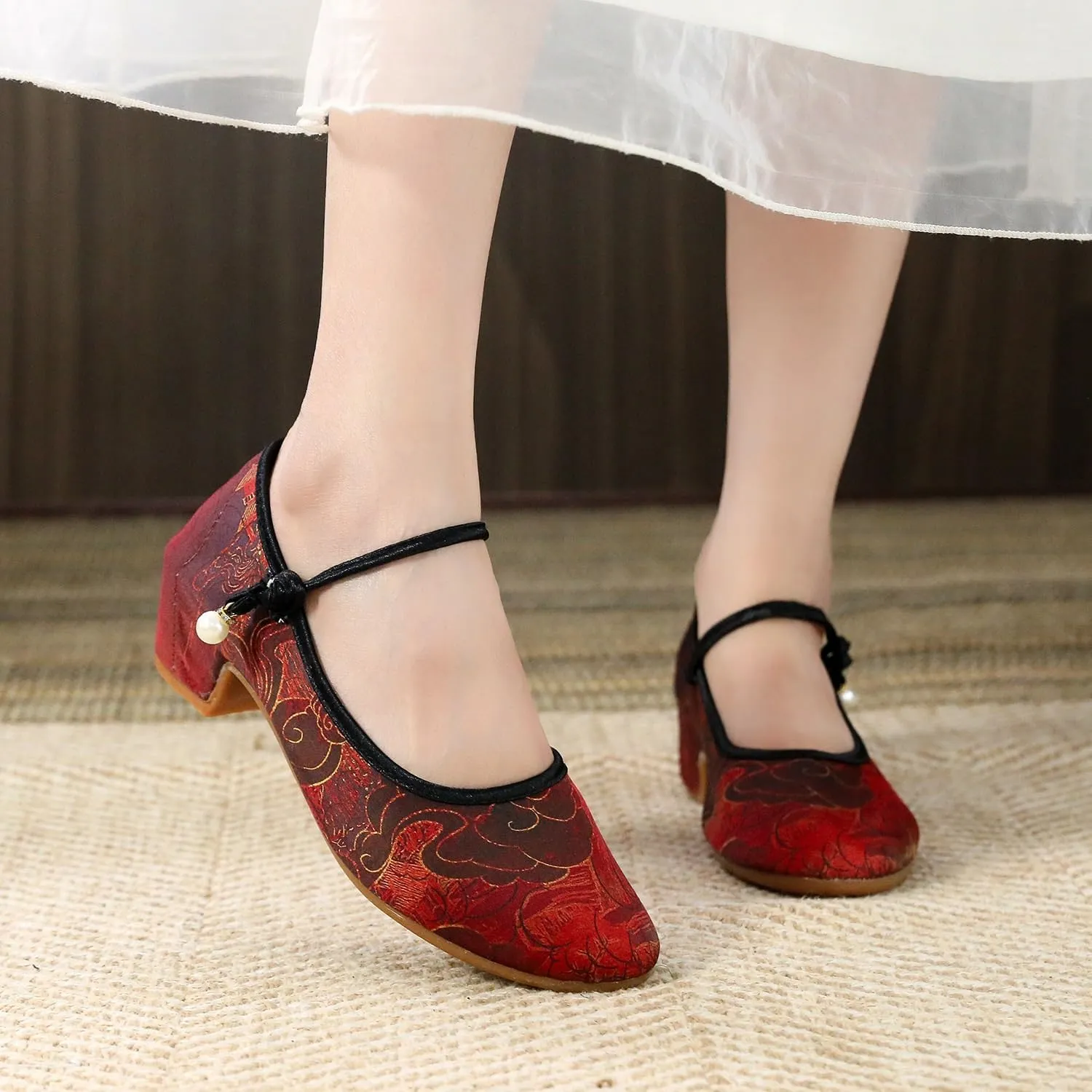 Women's Ethnic Style Embroidered Dance Shoes Classic Chinese Style Mary Jane Shoes Lightweight Comfort Low Heel Work Walking Shoes Elegant Cheongsam Hanfu Shoes(Red,4.5)