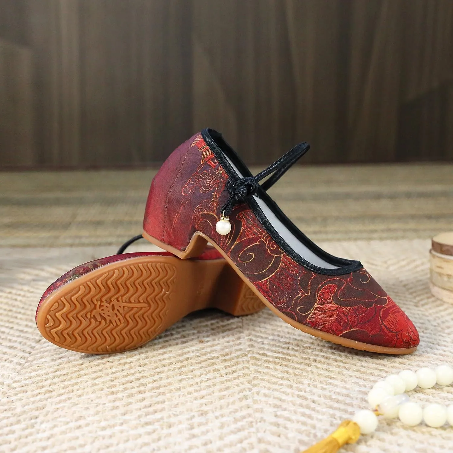 Women's Ethnic Style Embroidered Dance Shoes Classic Chinese Style Mary Jane Shoes Lightweight Comfort Low Heel Work Walking Shoes Elegant Cheongsam Hanfu Shoes(Red,4.5)