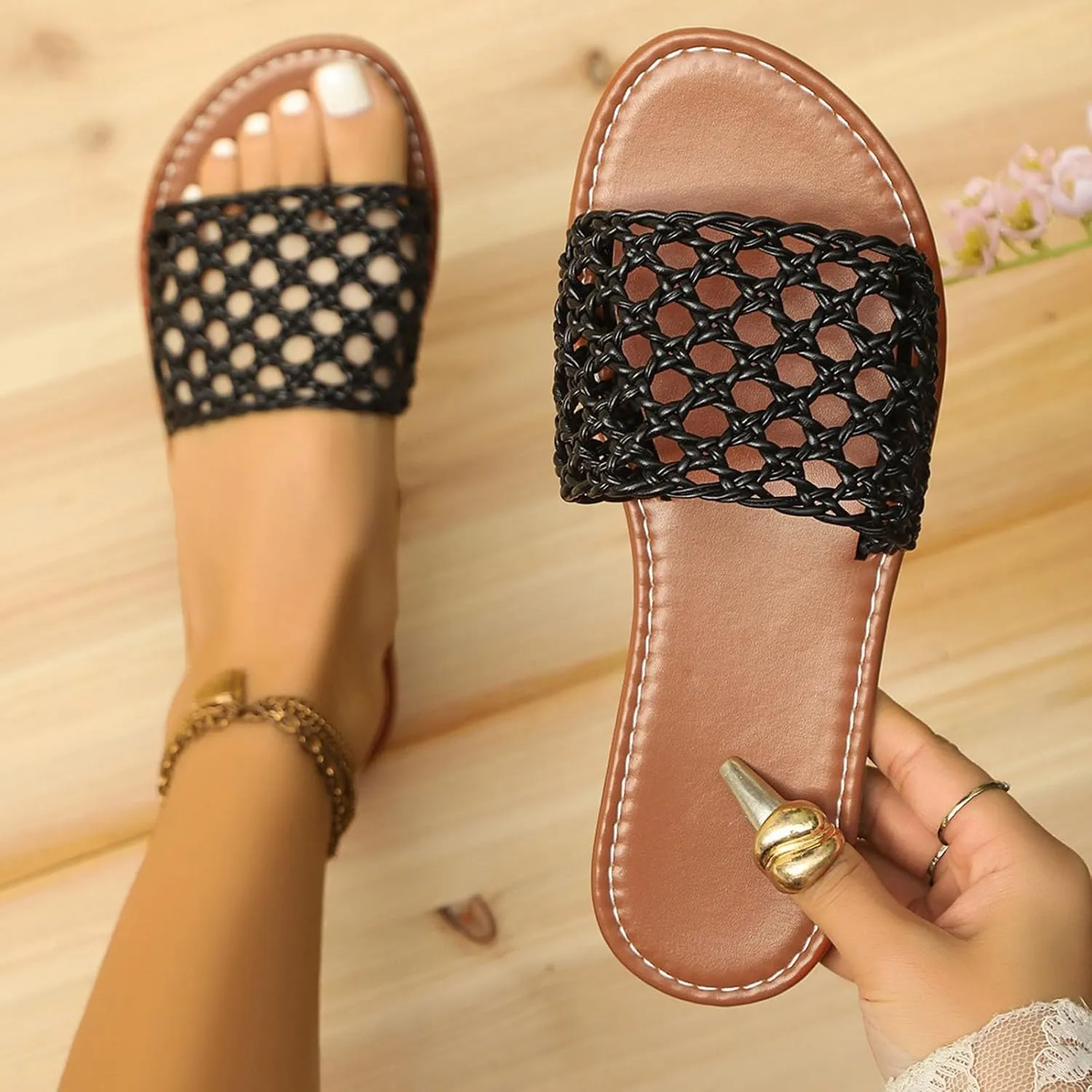 Women's Hollow Out Braided Straw Slide Sandal Open Toe Slip on Slippers Casual Comfortable Outdoor Walking Beach Shoes